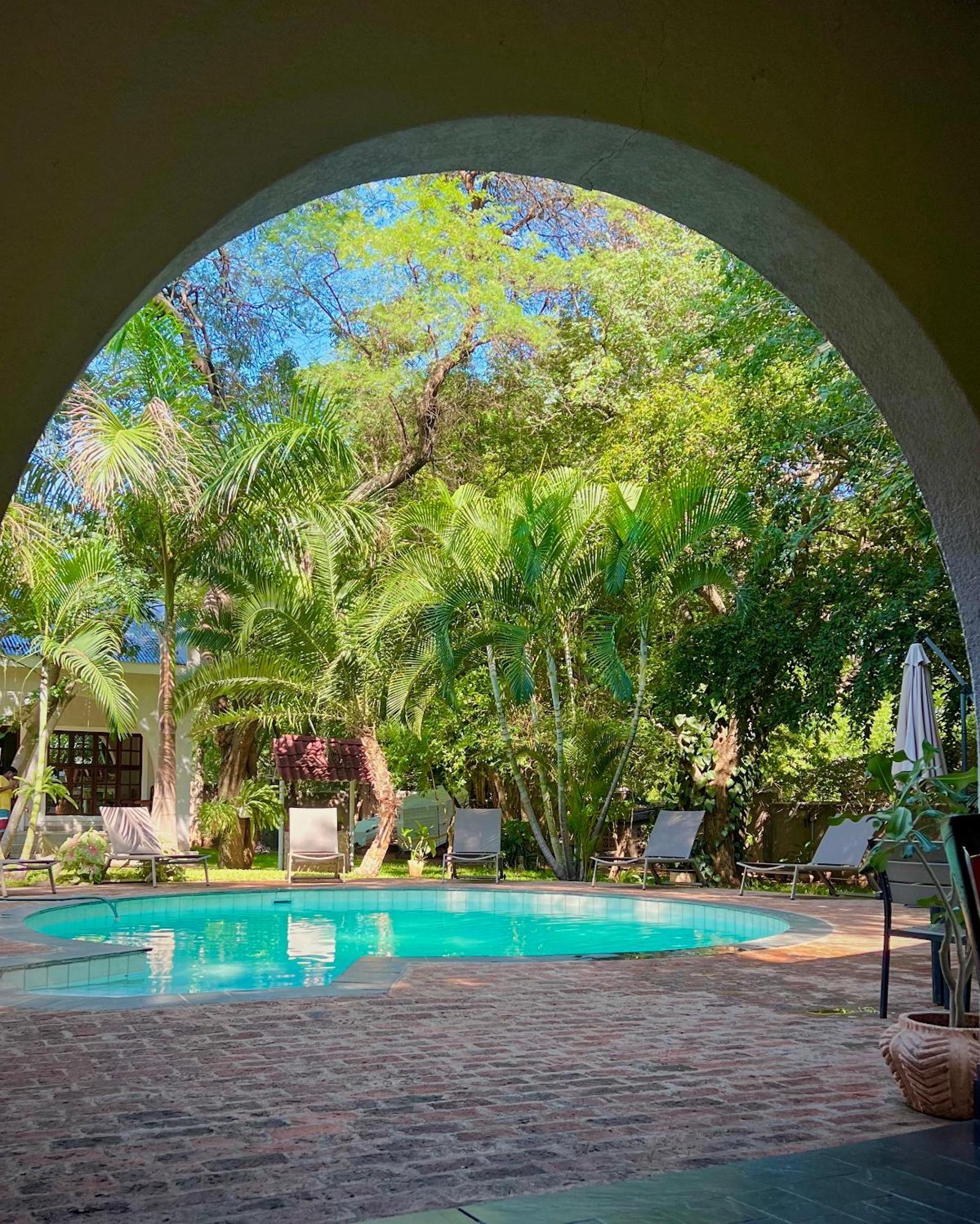 Jacaranda Lodge Victoria Falls Extérieur photo
